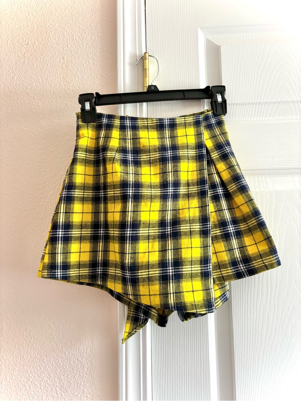 Showpo High Waisted Yellow and Blue Plaid Mini Skort Size 2 (XS)